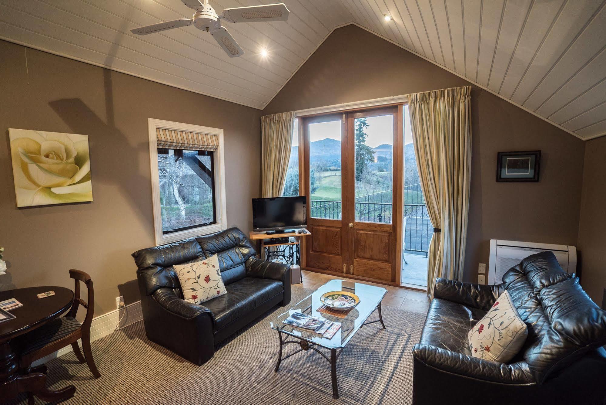 Manata Homestead & Lodge Куийнстаун Екстериор снимка